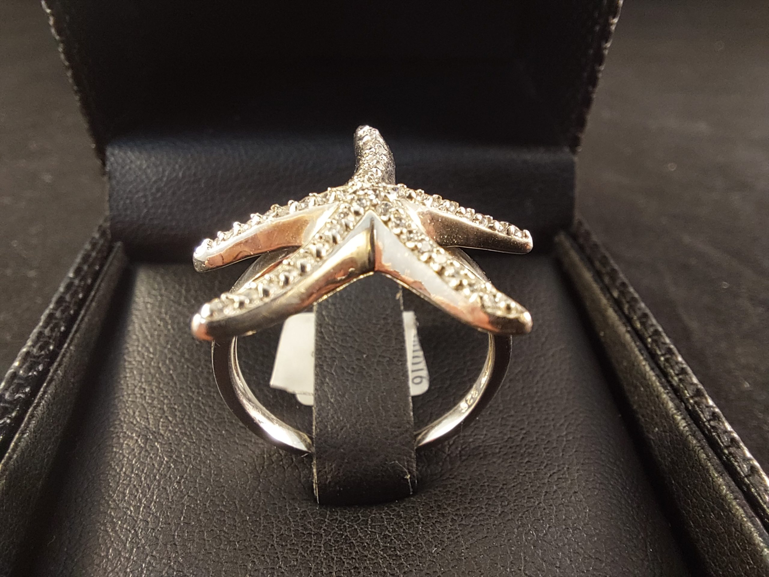 Glamorous Starfish Ring