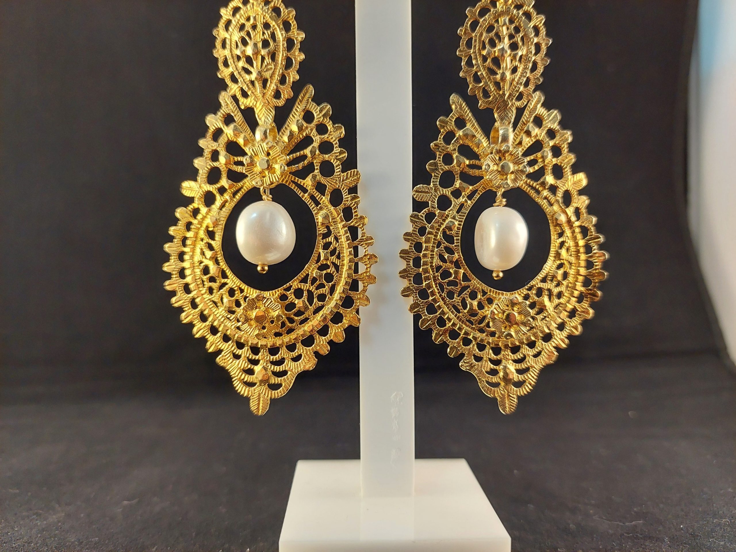 Golden Pendulum Earrings